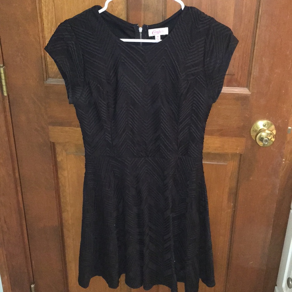 Black short sleeve dress
